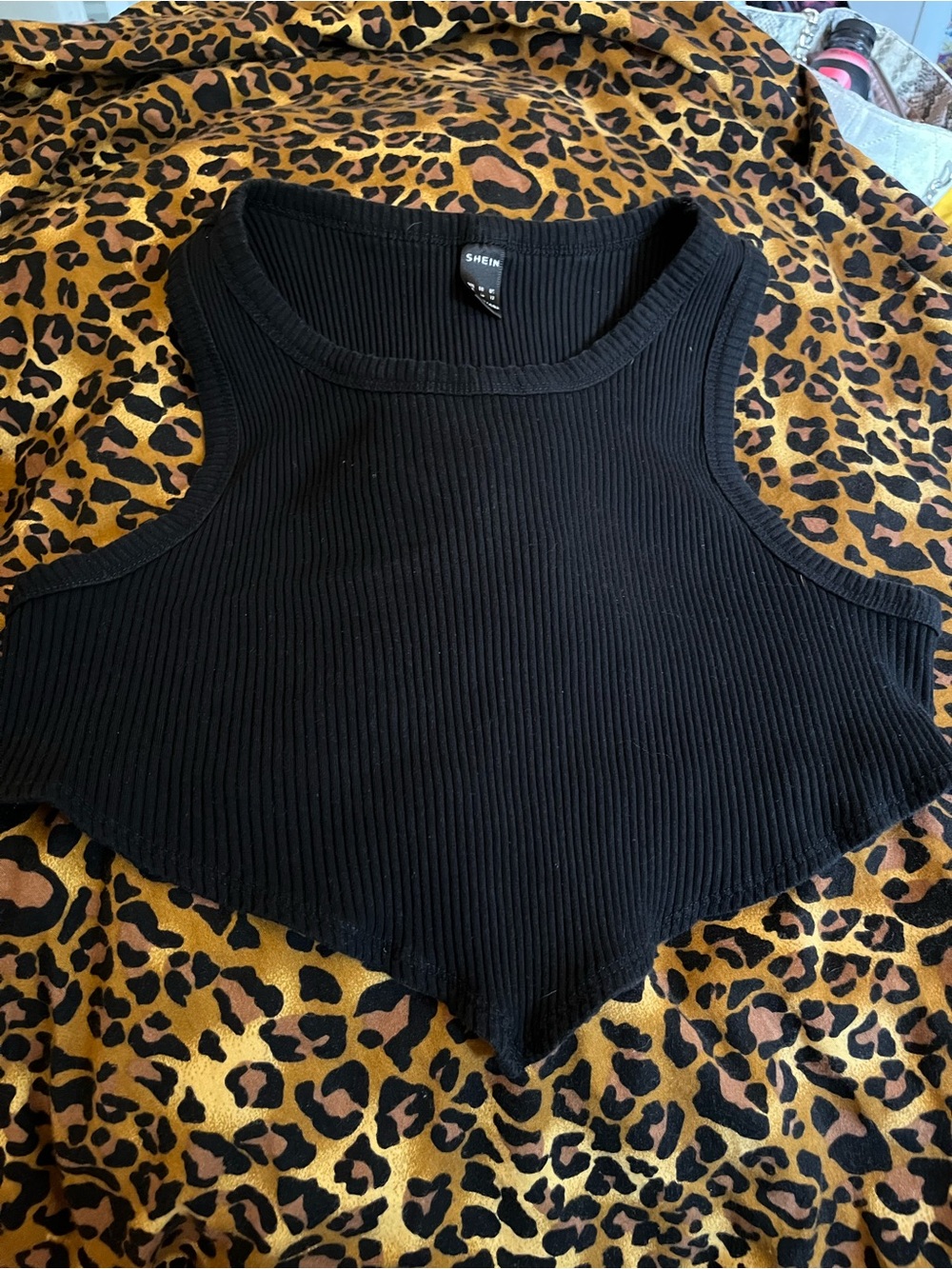SHEIN Black Ribbed Pointed-Hem Cropped Tank